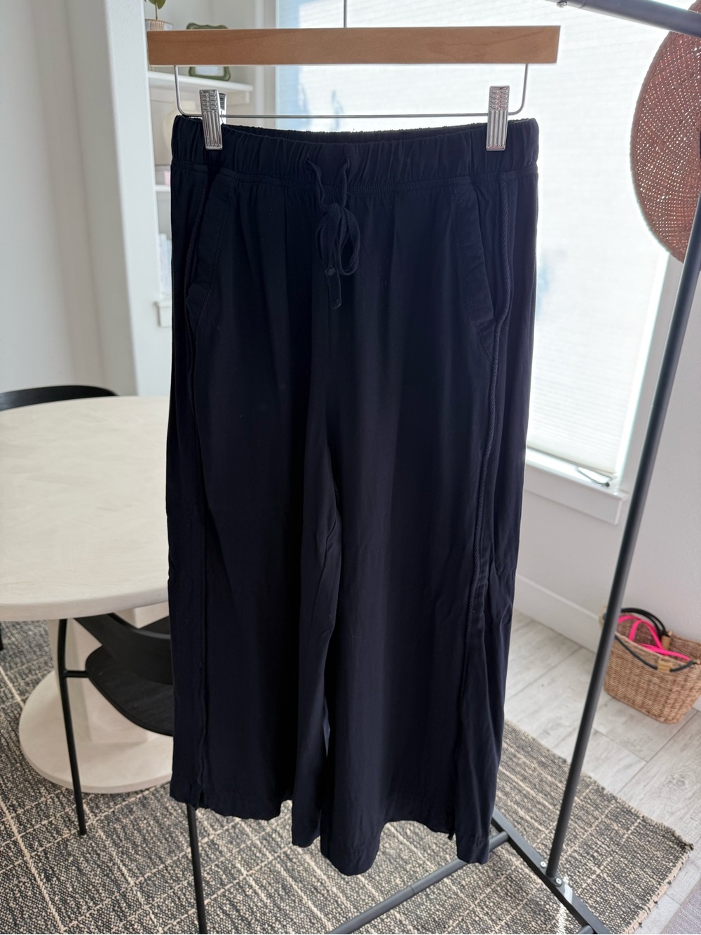 Splendid Navy Wide-leg Cropped Pants